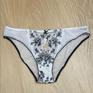 Victoria's Secret Dream Angels Open Back Cheekini Lace Mesh Sheer Panty L